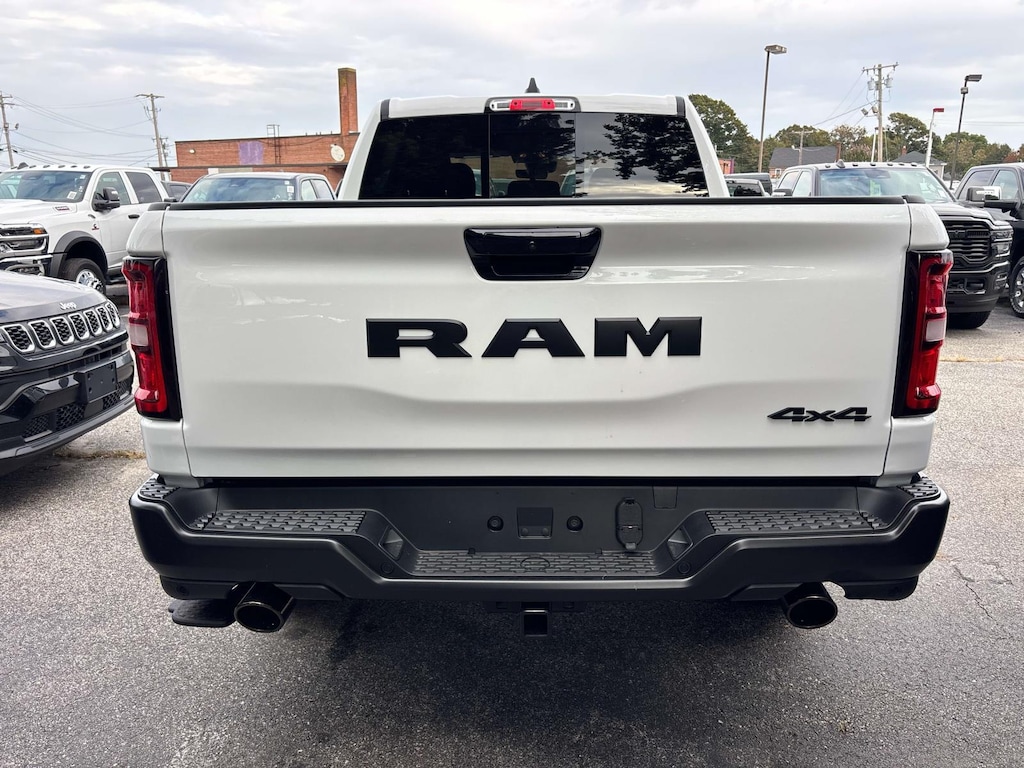 New 2027 Ram 1500 WARLOCK CREW CAB 4X4 5'7 BOX Pickup