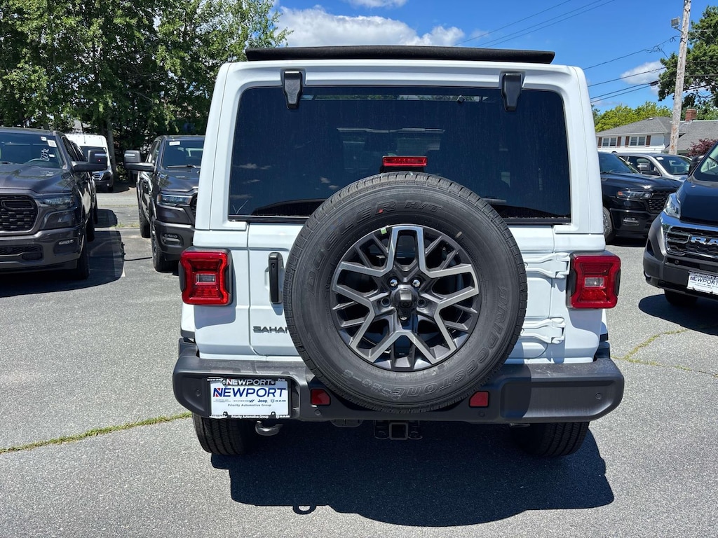 New 2026 Jeep Wrangler 4-DOOR SAHARA Sport Utility