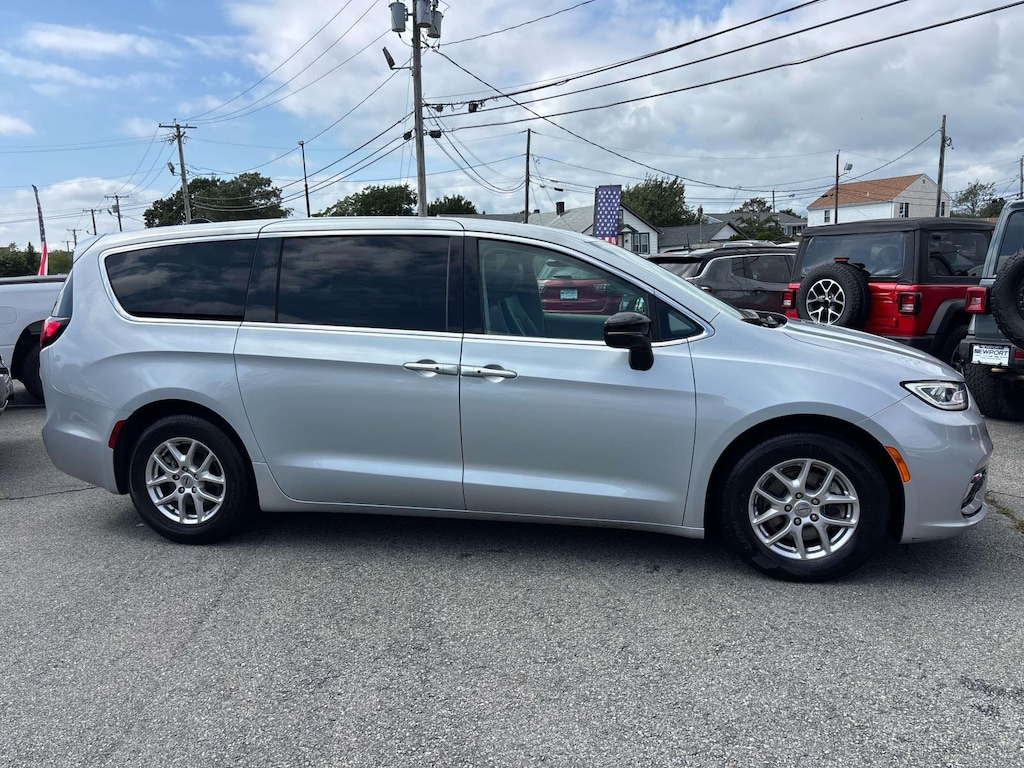 Certified 2024 Chrysler Pacifica Touring L Van