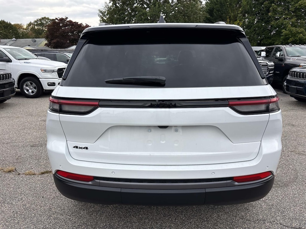 New 2027 Jeep Grand Cherokee LAREDO ALTITUDE 4X4 Sport Utility