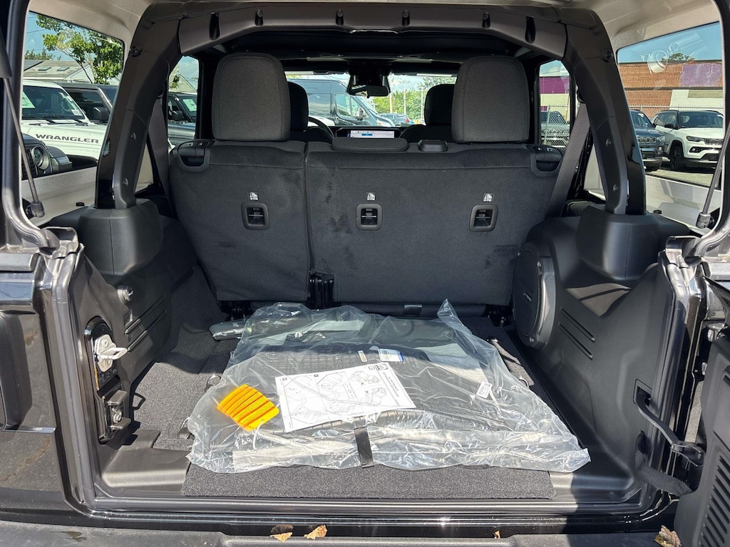 New 2026 Jeep Wrangler 4-DOOR SPORT S Sport Utility
