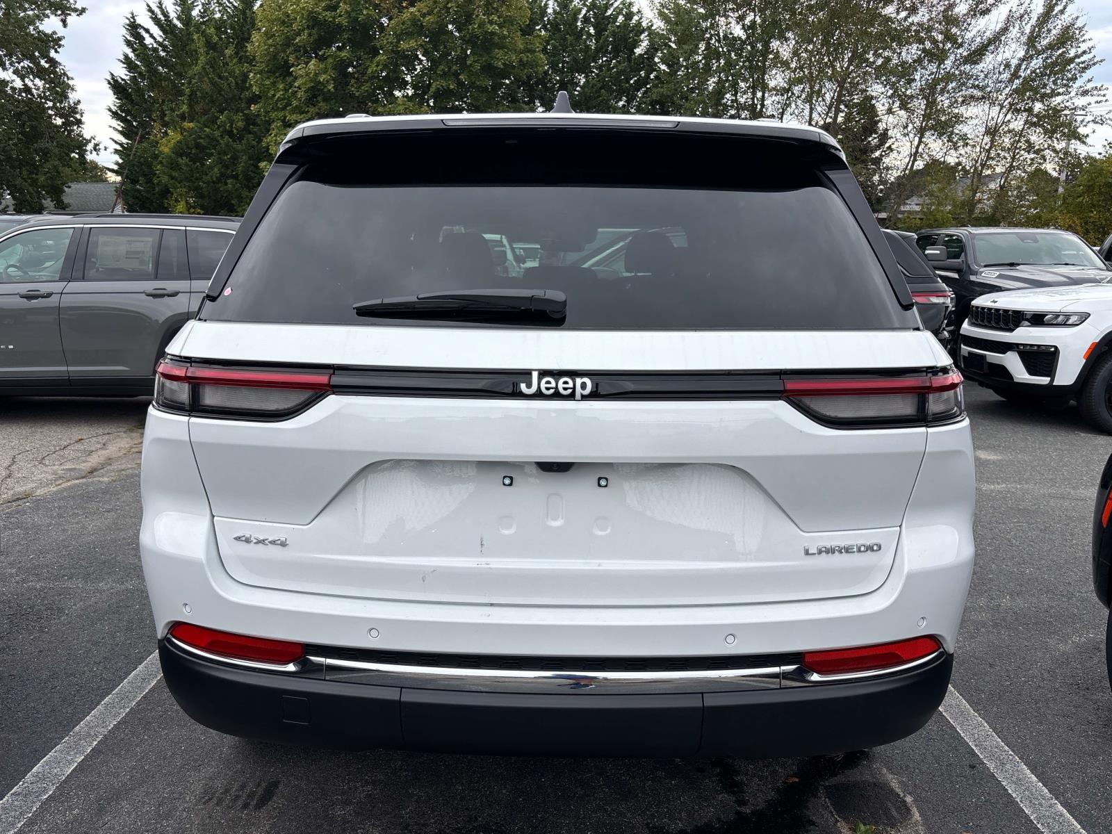 New 2027 Jeep Grand Cherokee LAREDO X 4X4 Sport Utility