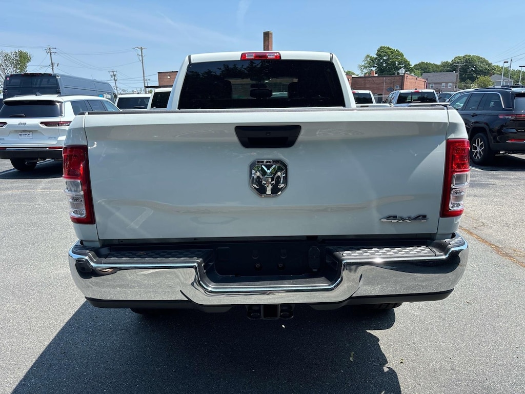 New 2024 Ram 2500 TRADESMAN CREW CAB 4X4 6'4 BOX Pickup