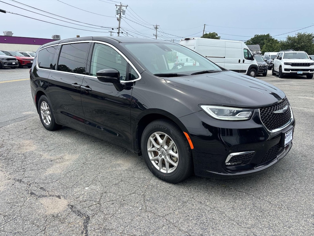 Certified 2024 Chrysler Pacifica Touring L Van