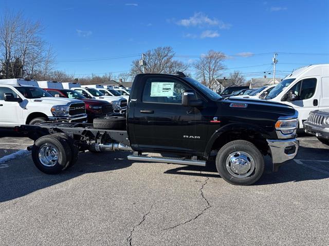 2024 Ram 3500 SLT photo 2