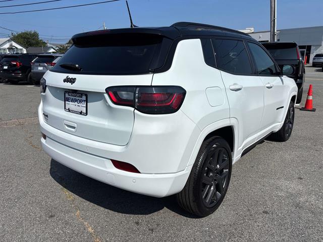 2024 Jeep Compass Limited photo 2