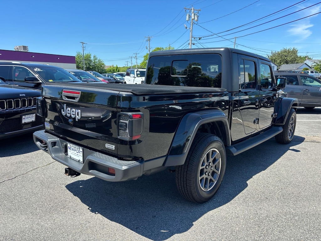 Certified 2021 Jeep Gladiator Overland Truck