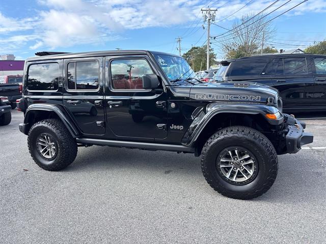 2024 Jeep Wrangler Rubicon 392 photo 2