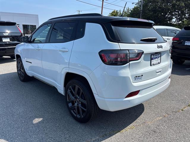 2024 Jeep Compass Limited photo 3