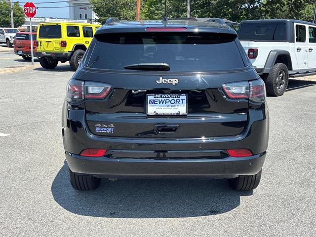 2024 Jeep Compass Limited photo 4