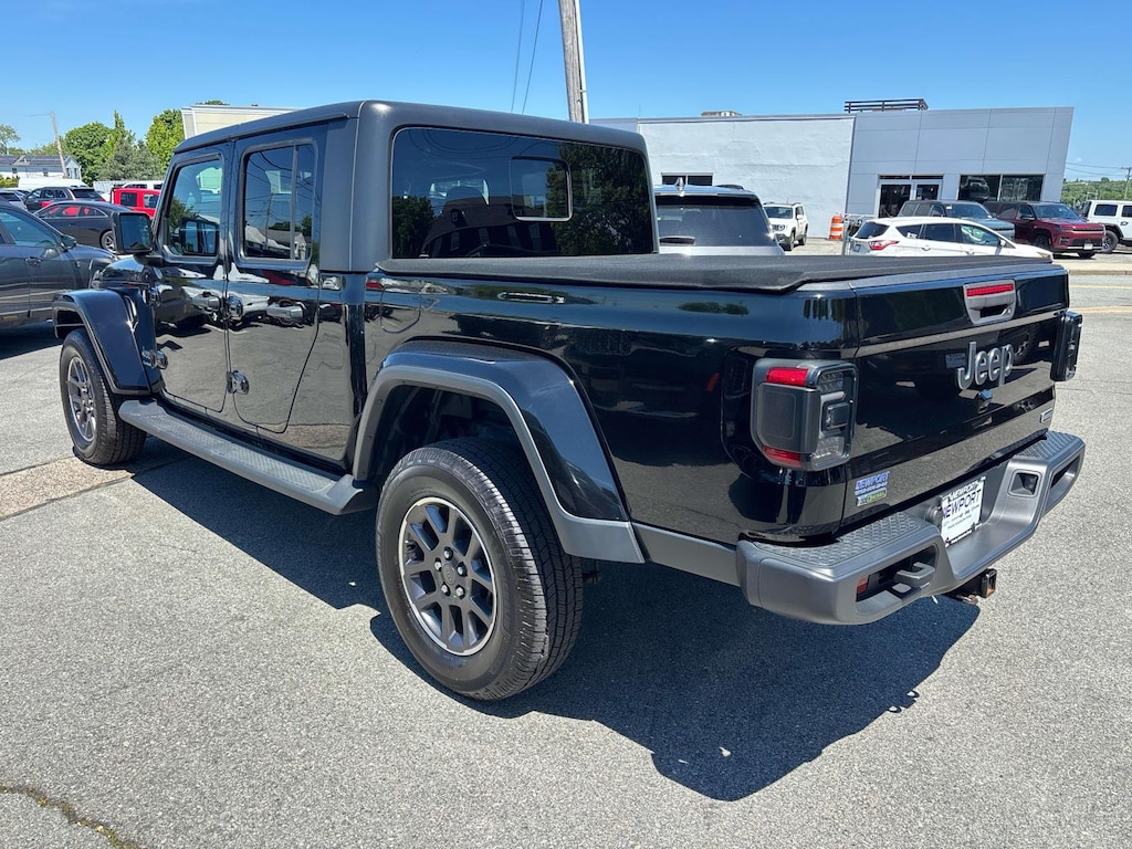 Certified 2021 Jeep Gladiator Overland Truck