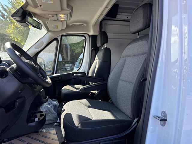 2025 Ram ProMaster 2500 photo 4