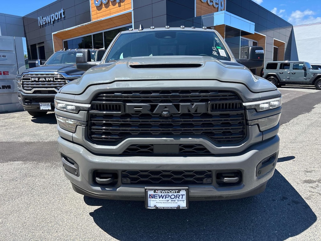New 2026 Ram 2500 LIMITED CREW CAB 4X4 6'4 BOX Pickup