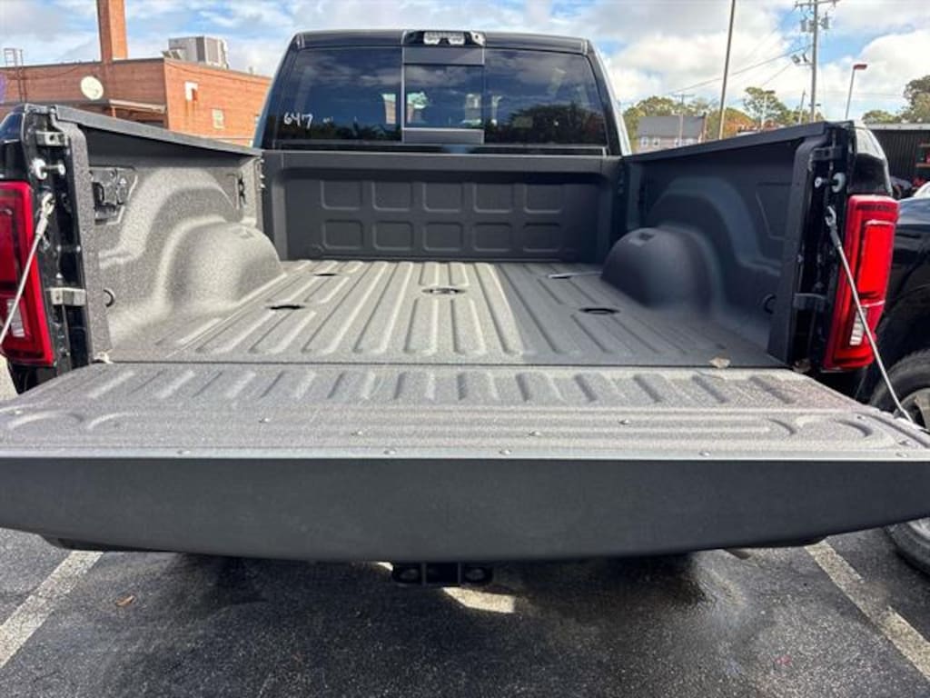 New 2026 Ram 3500 BIG HORN CREW CAB 4X4 6'4 BOX Pickup