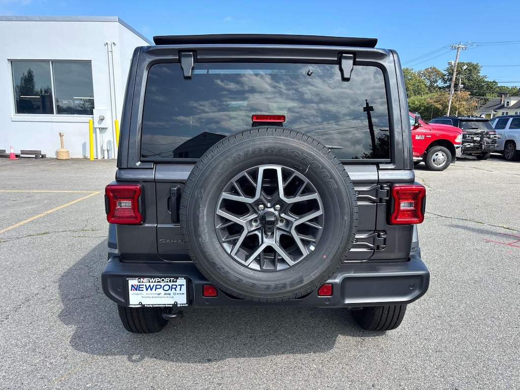 New 2026 Jeep Wrangler 4-DOOR SAHARA Sport Utility