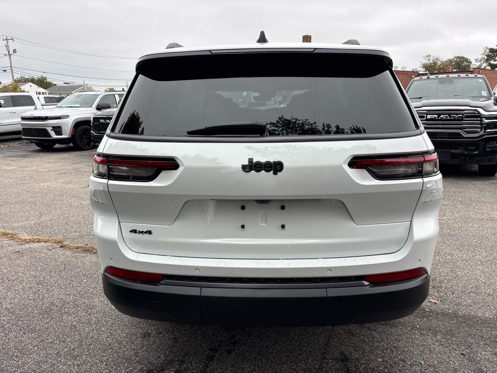 New 2027 Jeep Grand Cherokee L 3 Row LAREDO 4X4 Sport Utility