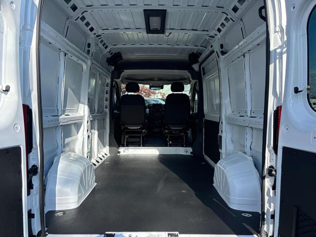 2025 Ram ProMaster 1500 photo 4