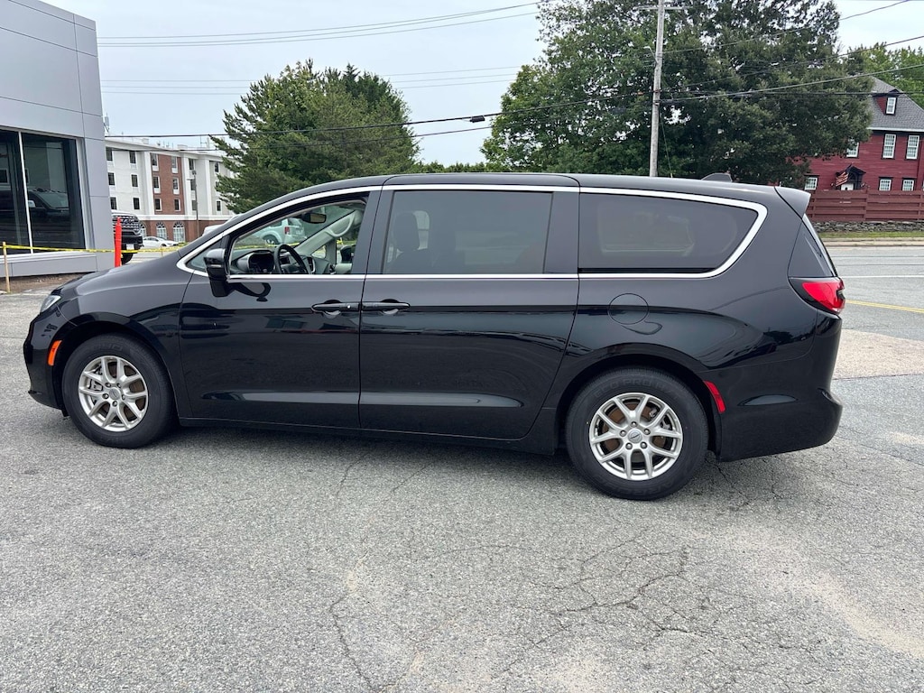 Certified 2024 Chrysler Pacifica Touring L Van