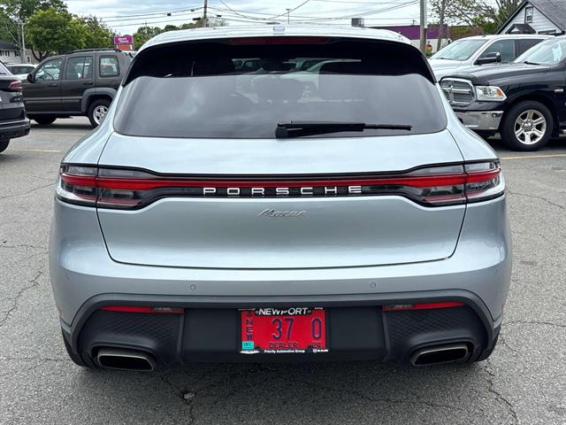 2022 Porsche Macan photo 3