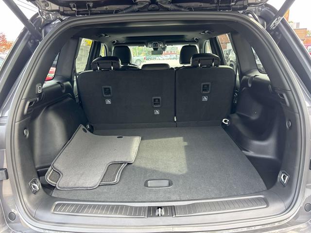 2025 Jeep Grand Cherokee Altitude photo 4