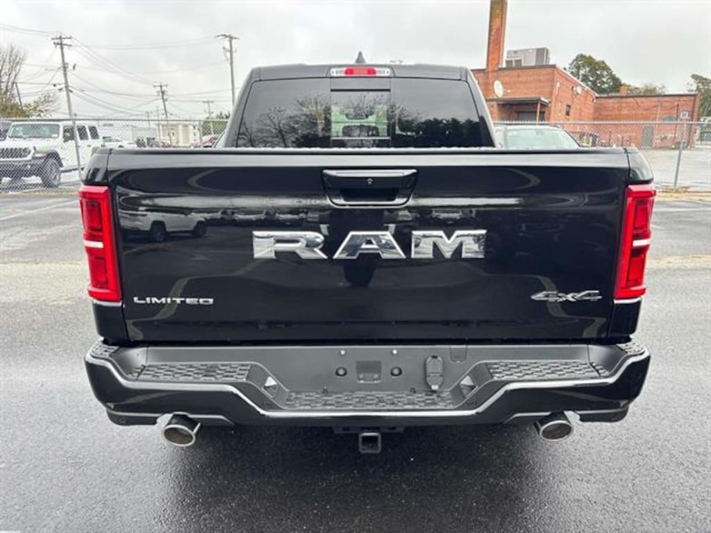 New 2026 Ram 1500 LIMITED CREW CAB 4X4 5'7 BOX Pickup