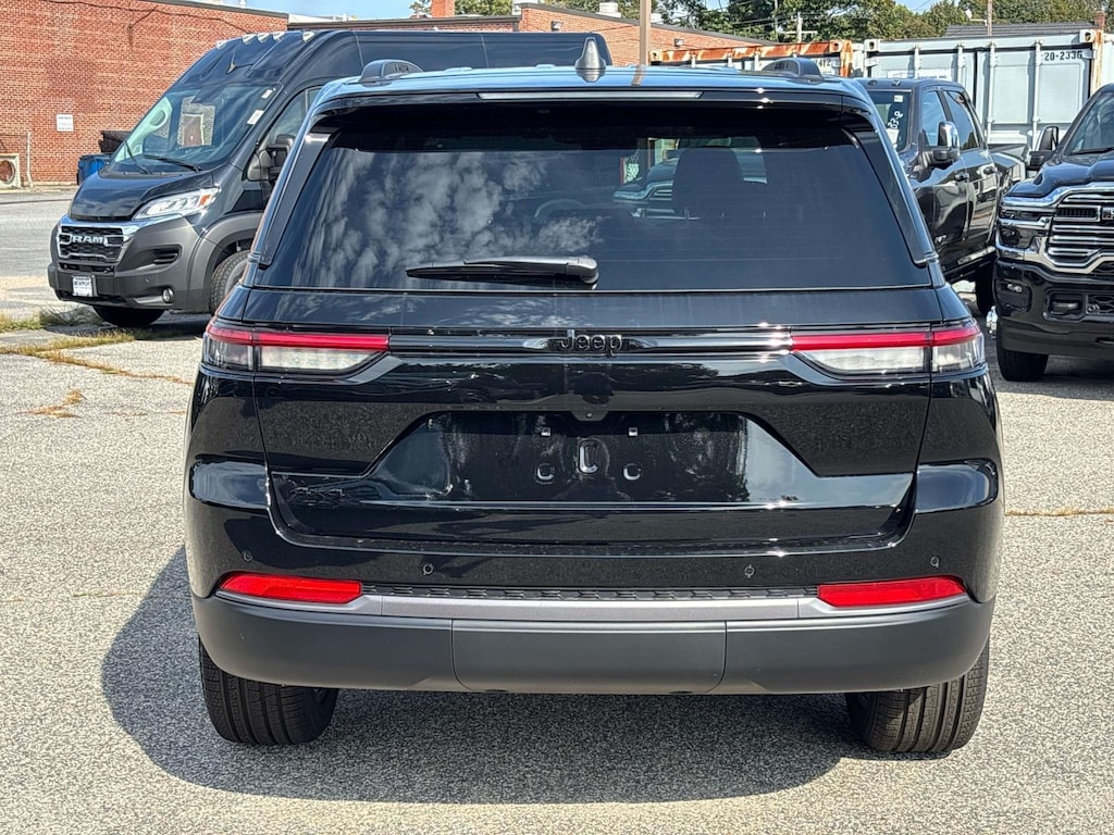 New 2027 Jeep Grand Cherokee LIMITED 4X4 Sport Utility