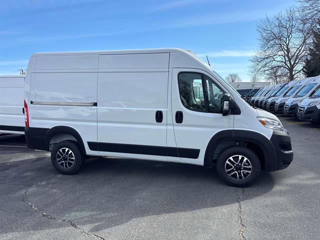 2025 Ram ProMaster 1500 photo 2