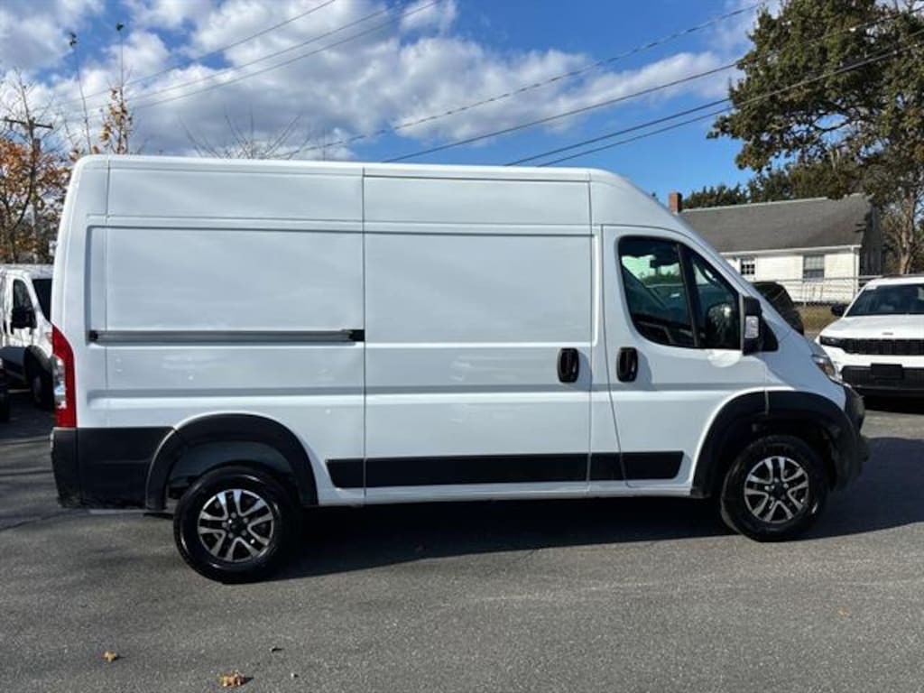 New 2025 Ram ProMaster PROMASTER 1500 SLT CARGO VAN HIGH ROOF 136' WB Cargo Van