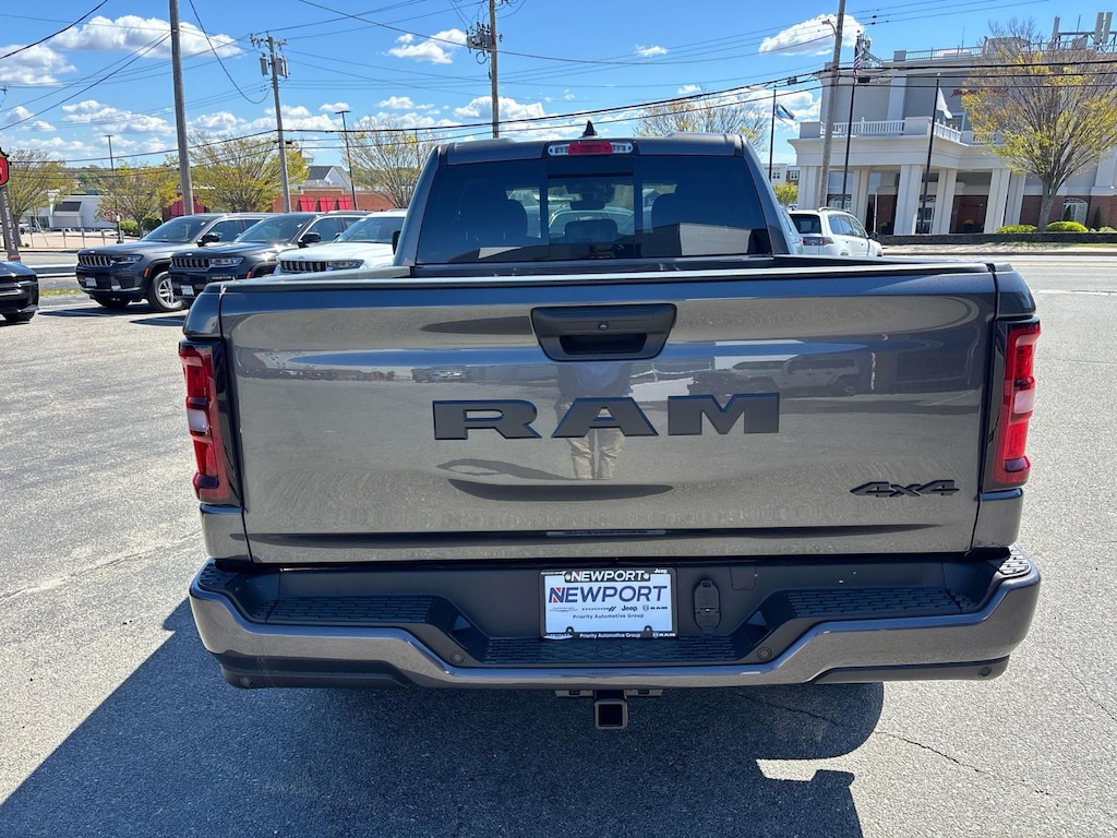 New 2026 Ram 1500 EXPRESS QUAD CAB 4X4 6'4 BOX Pickup