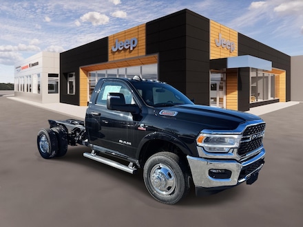 2024 Ram 3500 Chassis Cab SLT Truck