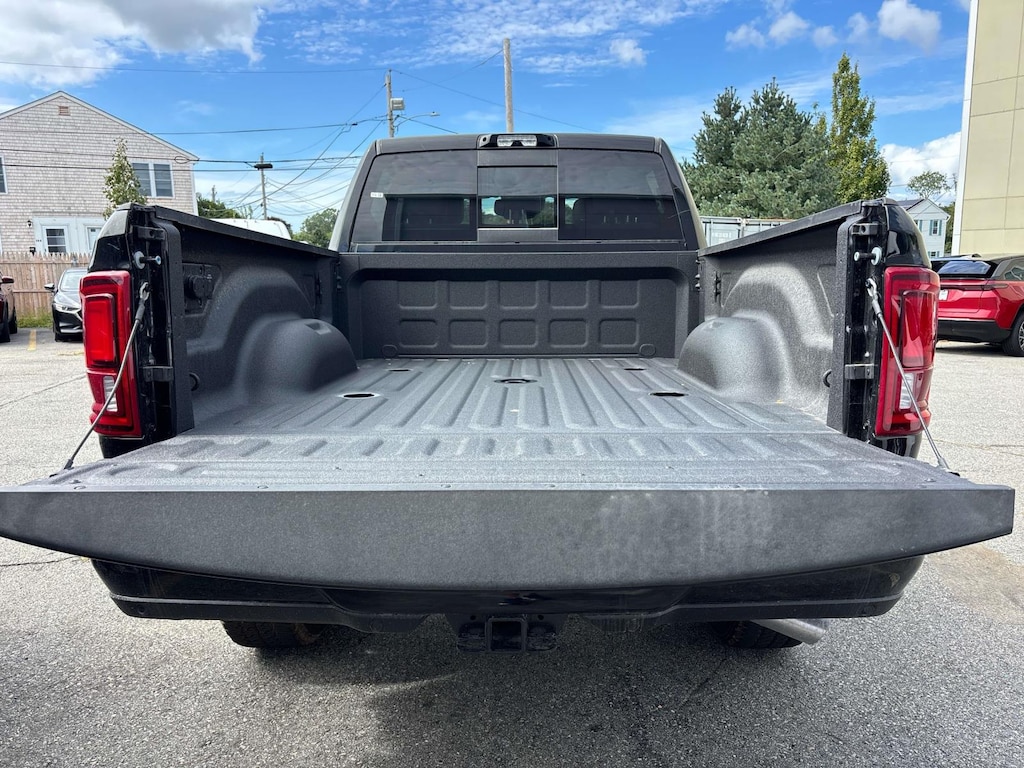 New 2026 Ram 3500 LARAMIE CREW CAB 4X4 Pickup