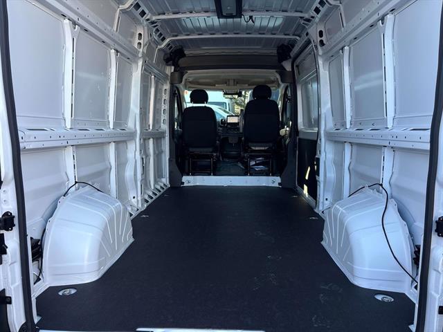 2025 Ram ProMaster 2500 photo 3