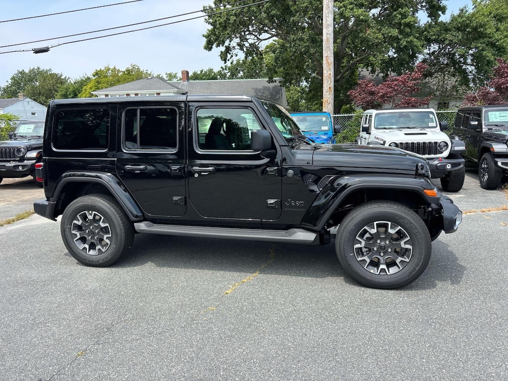 New 2026 Jeep Wrangler 4-DOOR SAHARA Sport Utility