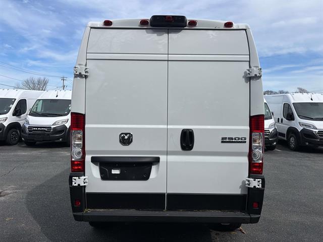 2025 Ram ProMaster 2500 photo 3