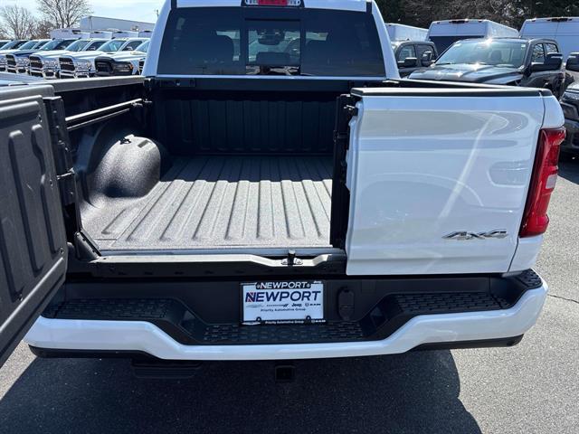 2025 Ram 1500 Big Horn photo 4