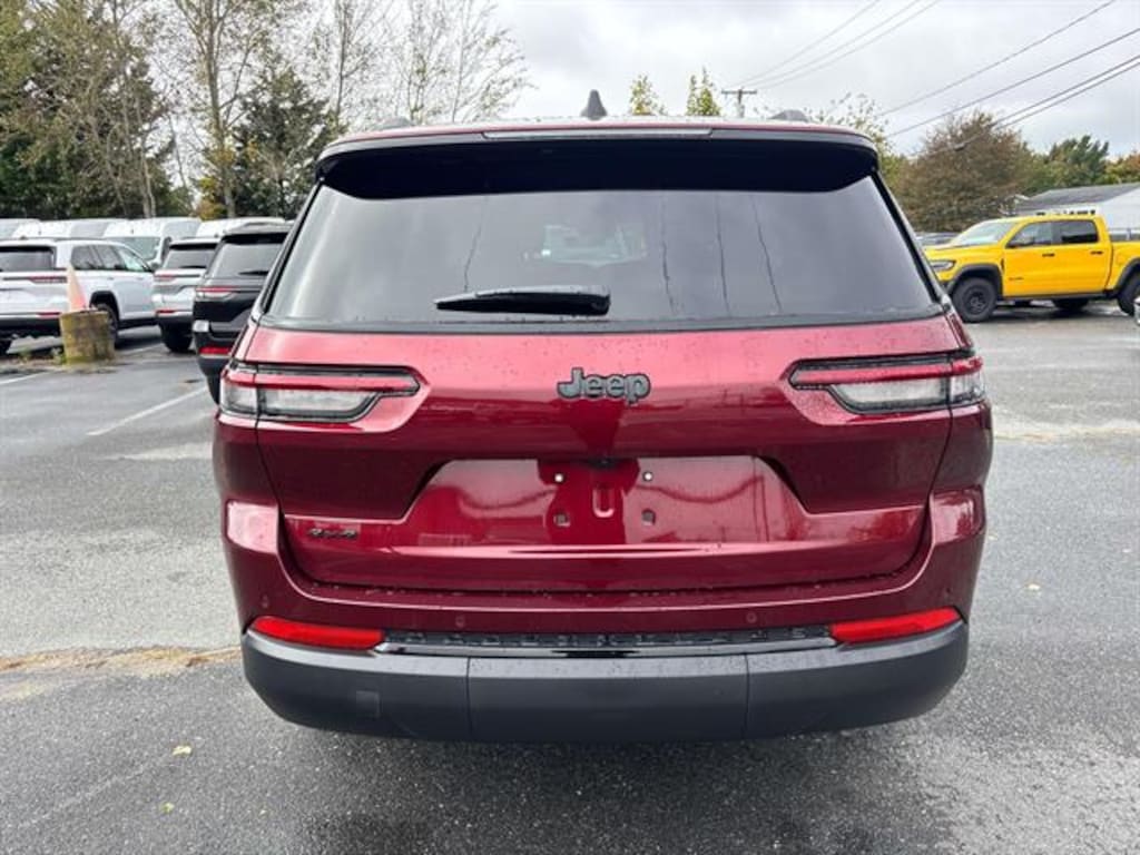 New 2025 Jeep Grand Cherokee L ALTITUDE 4X4 Sport Utility