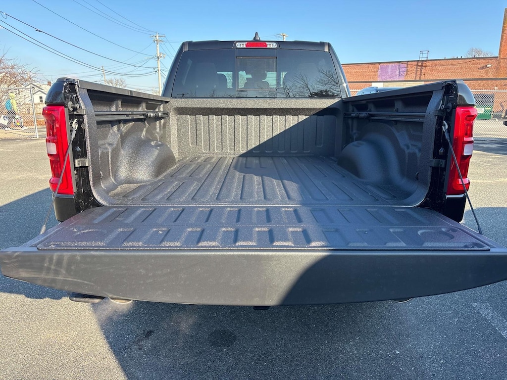 New 2026 Ram 1500 BIG HORN CREW CAB 4X4 6'4 BOX Pickup