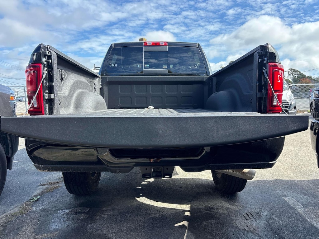 New 2026 Ram 2500 LARAMIE CREW CAB 4X4 6'4 BOX Pickup