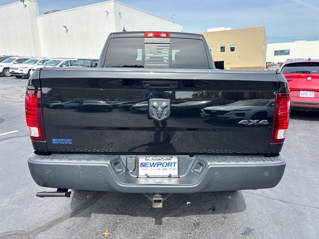 2022 Ram 1500 Classic Warlock photo 3