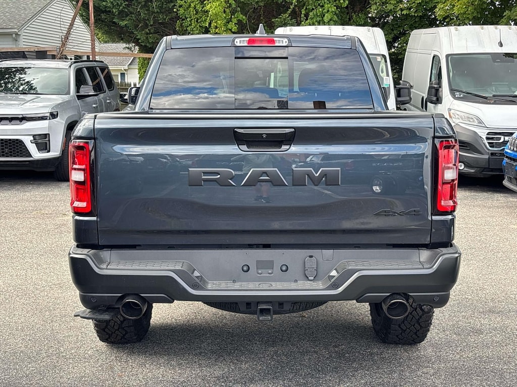 New 2026 Ram 1500 WARLOCK CREW CAB 4X4 5'7 BOX Pickup