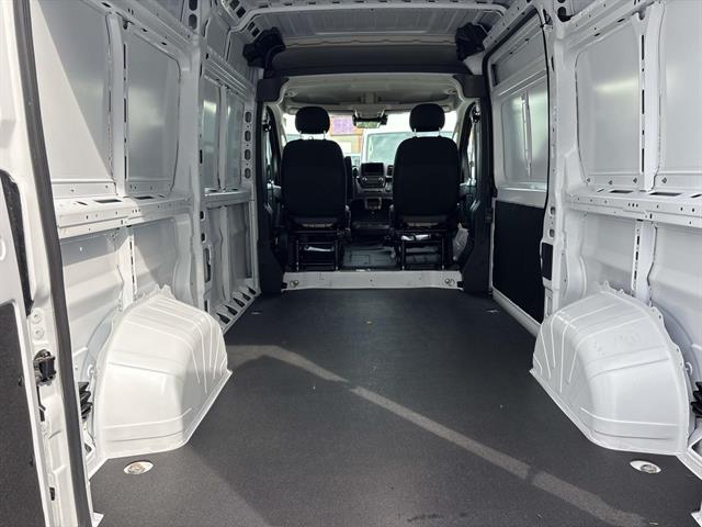 2025 Ram ProMaster 2500 photo 4