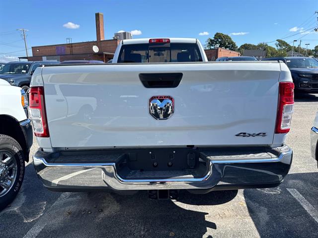 2024 Ram 2500 Tradesman photo 4