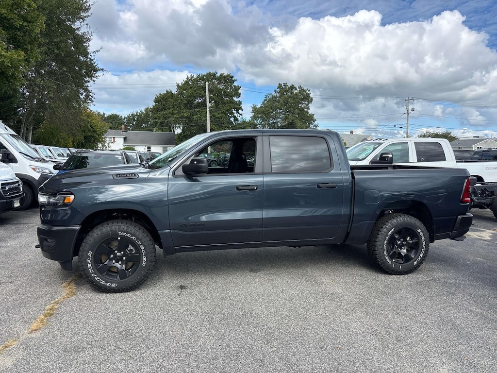 New 2026 Ram 1500 WARLOCK CREW CAB 4X4 5'7 BOX Pickup