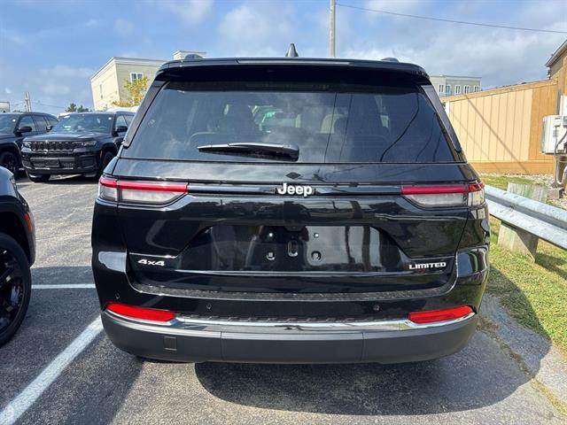 2025 Jeep Grand Cherokee Limited photo 2