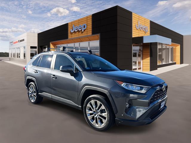 2019 Toyota RAV4 XLE Premium's photo