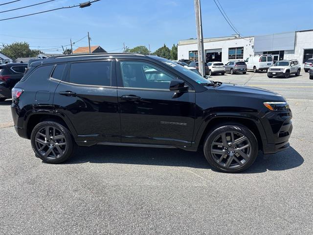 2024 Jeep Compass Limited photo 2