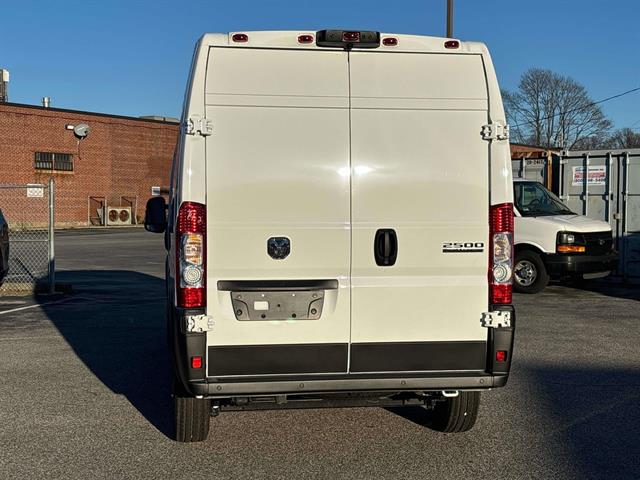 2025 Ram ProMaster 2500 photo 3