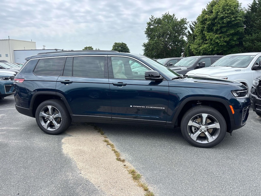 New 2026 Jeep Grand Cherokee L LIMITED 4X4 Sport Utility