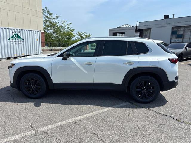 2023 Mazda CX-50 2.5 Preferred Plus photo 3