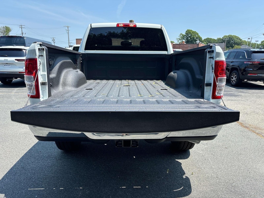 New 2024 Ram 2500 TRADESMAN CREW CAB 4X4 6'4 BOX Pickup